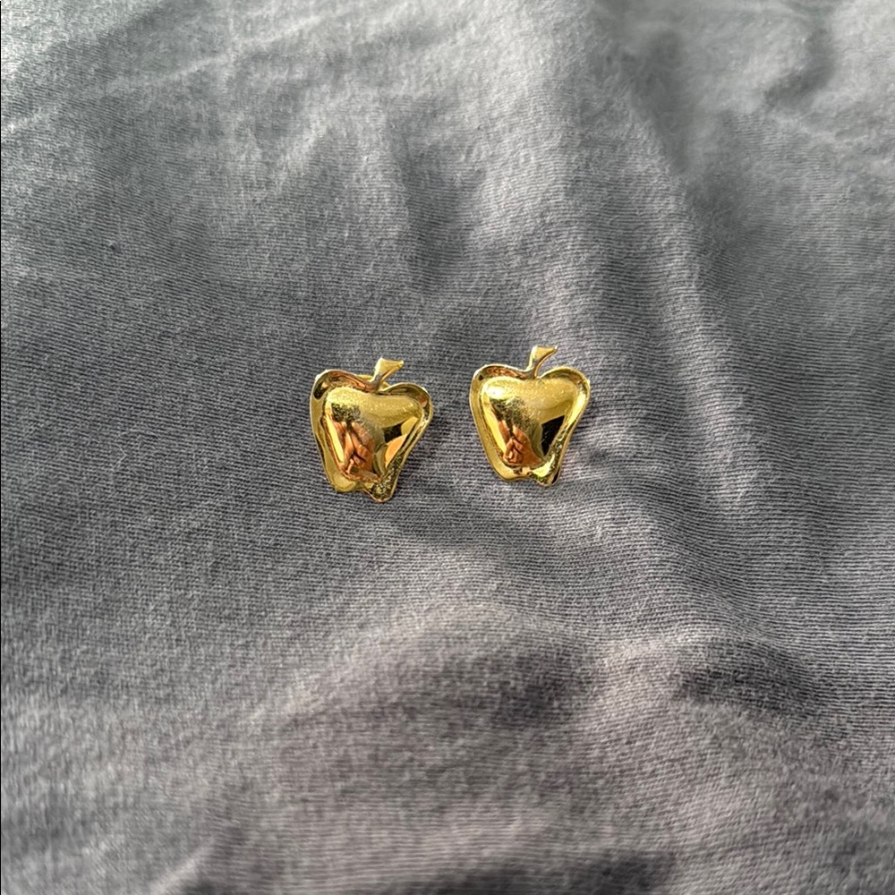 Carlton Ridge Gold Apple Stud Earrings
